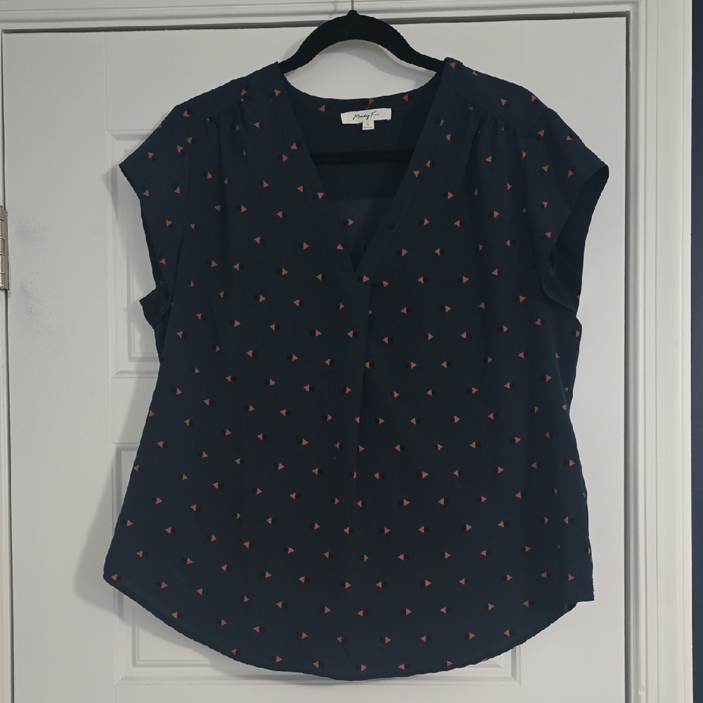 Stylish Navy Blouse with Subtle Red Patterns